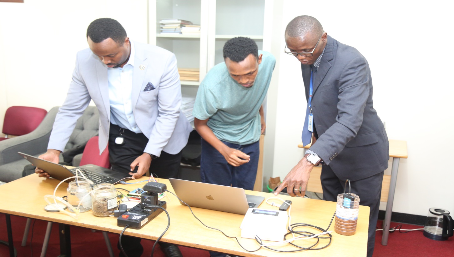 University of Kigali Research and Innovation management and researchers during the launching of the project