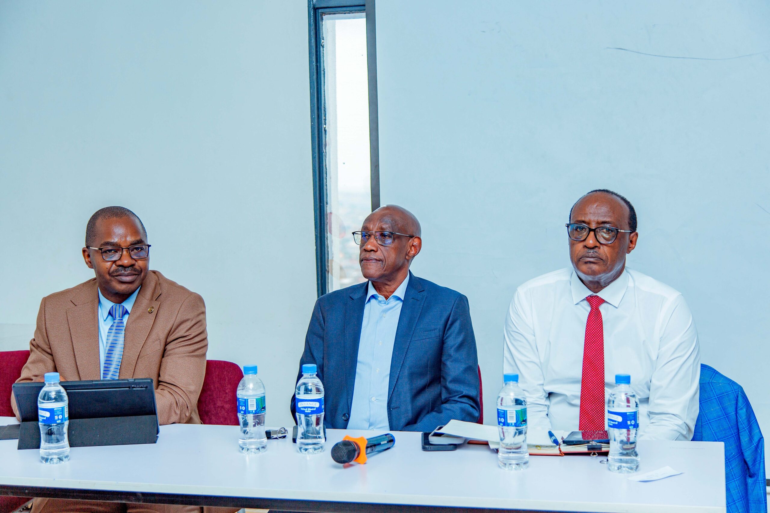L-R VC Prof George Kimathi, Mr. Philbert Afrika and Prof. Nshuti Manasseh during the discussion.
